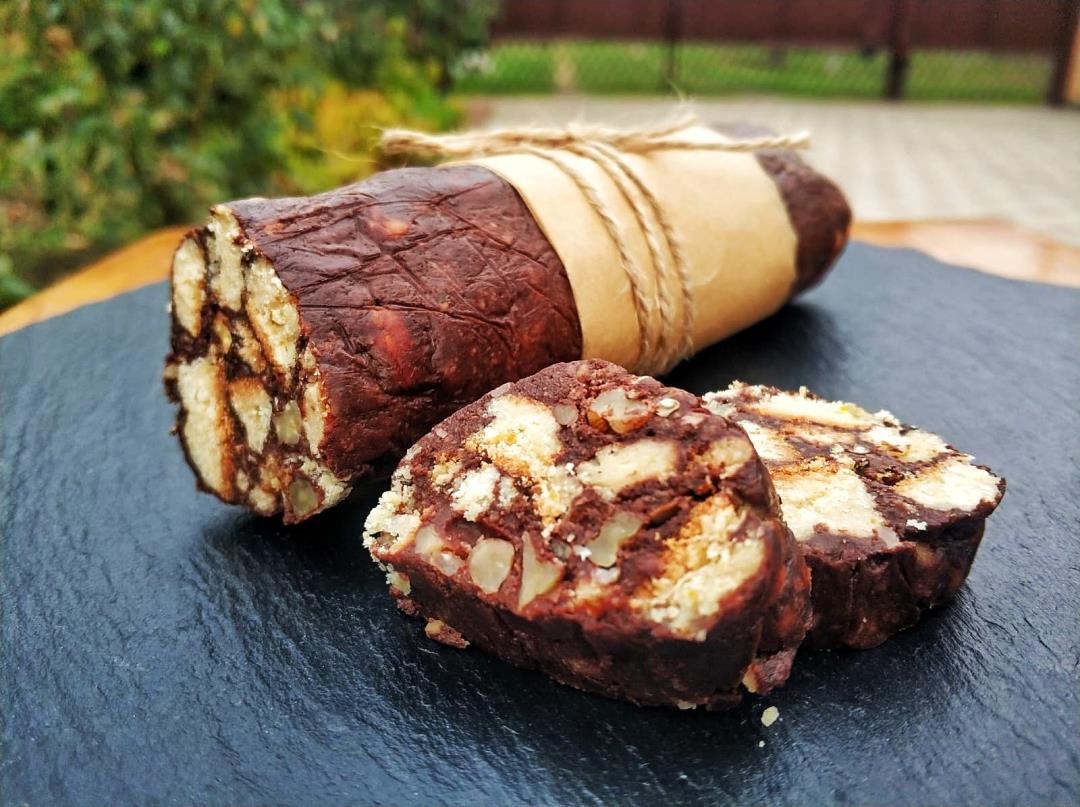Веган шоколадная колбаска с грецким орехом