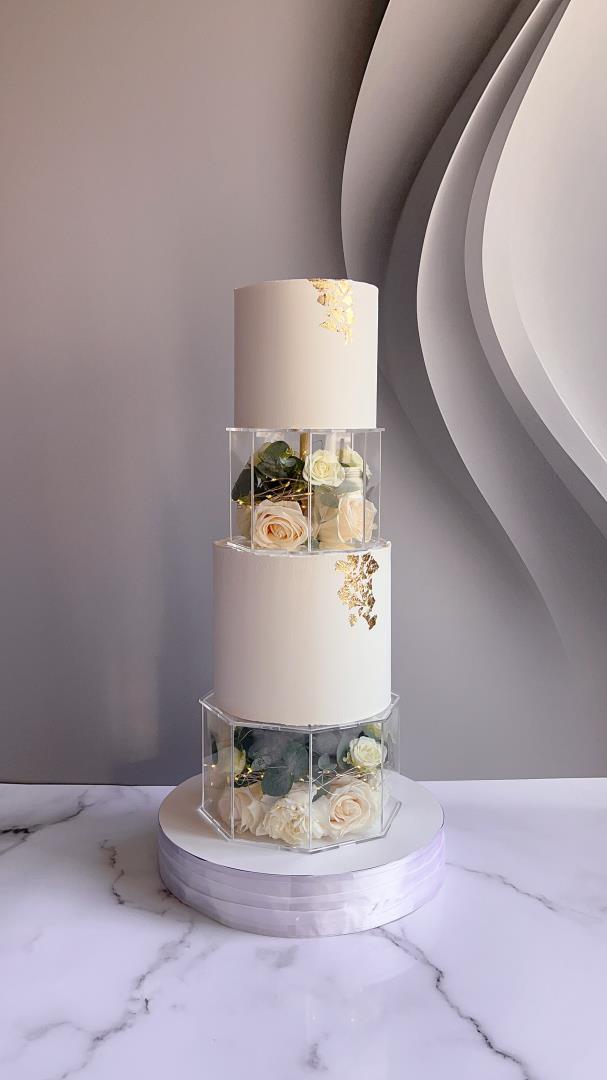 Свадебный торт с межьярусами