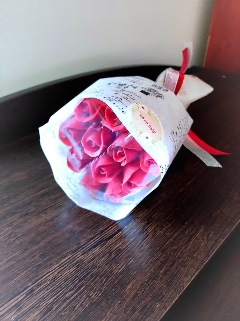 Букет шоколадный, красные розы