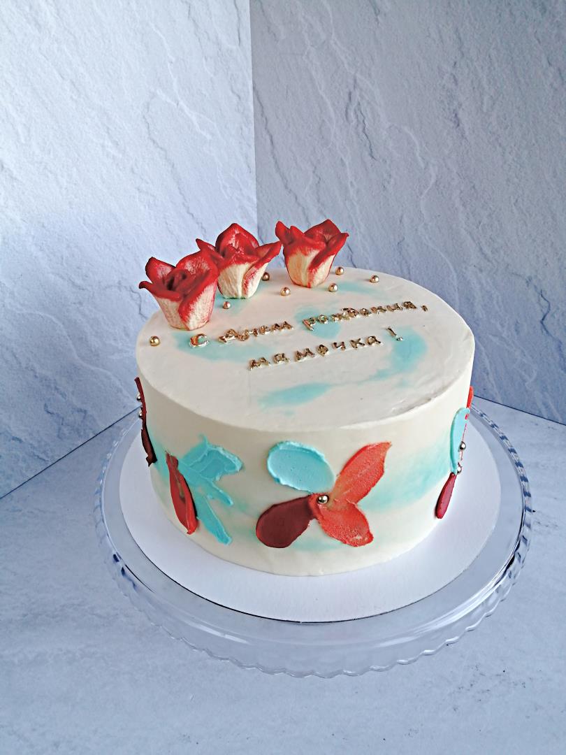 Бисквитный торт "Клубника-Базилик" на день рождения маме.