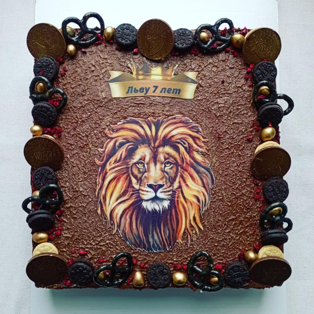 Торт со львом коричневый