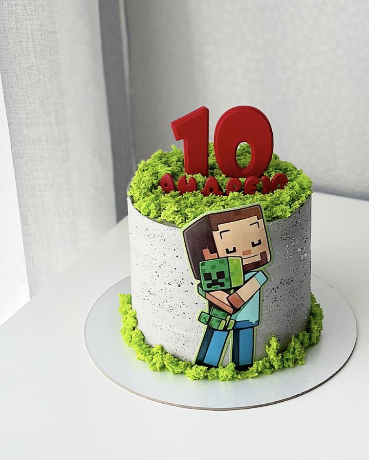 Торт с любимым героем Minecraft