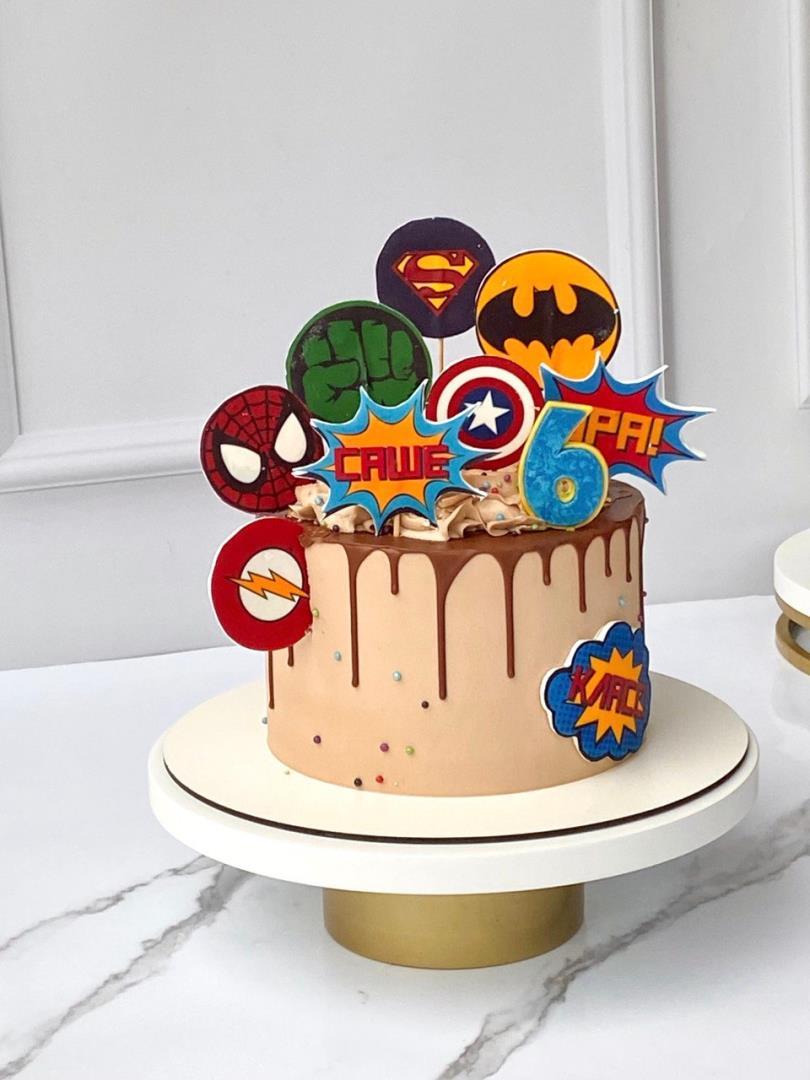 Торт в стиле Marvel