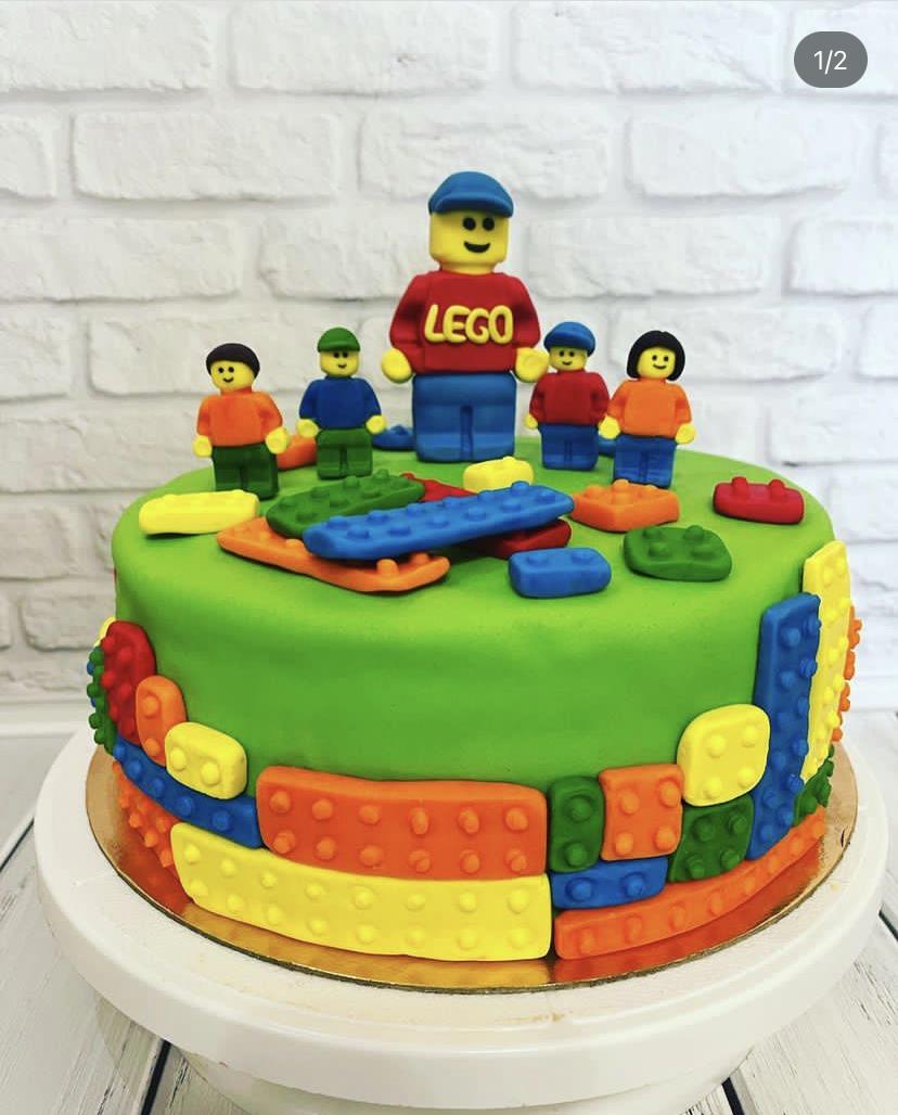 Торт в стиле Лего