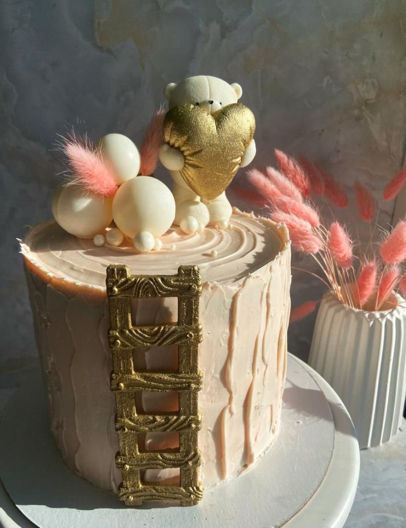 торт на день рождения