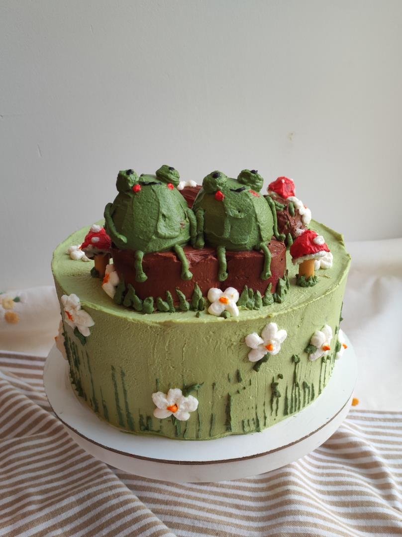 Тортик с лягушками-подружками