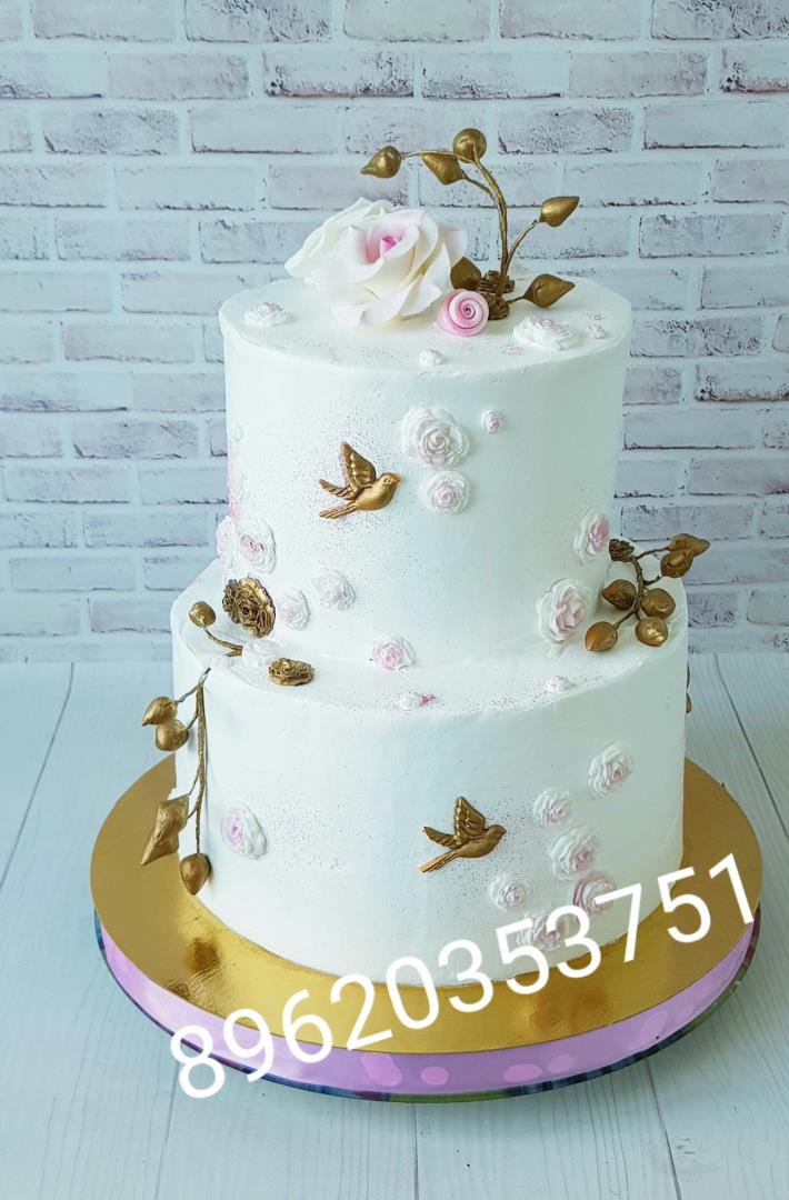 Свадебный торт с  птичками.