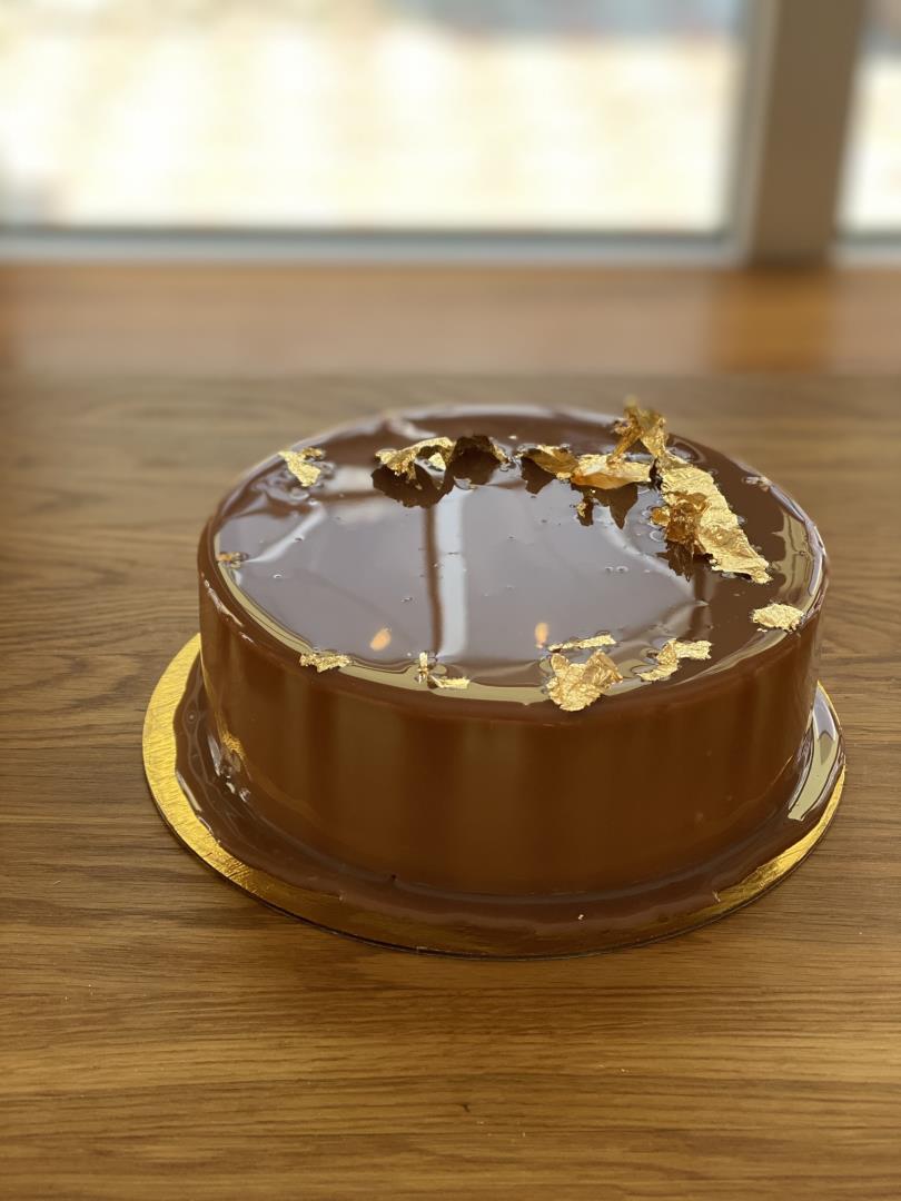 Муссовый торт "Молочный шоколад - карамель"