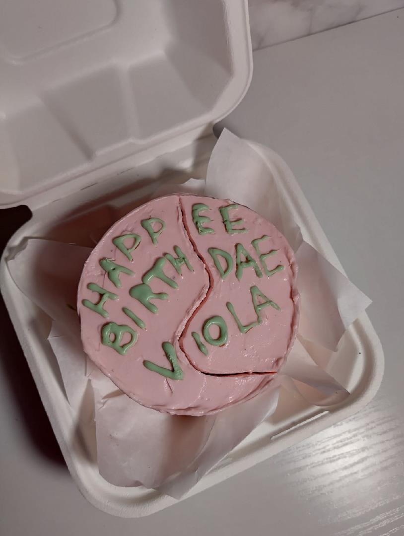 Бенто торт happee birthdae viola