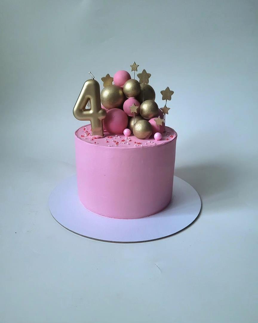 детский торт со свечкой, шарами, звездами