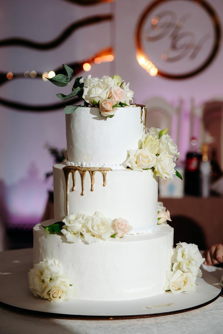 Современный свадебный торт