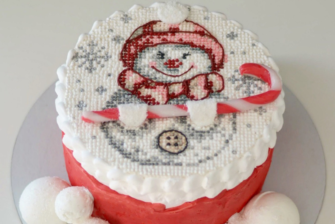 Новогодний торт-вышивка Снеговик