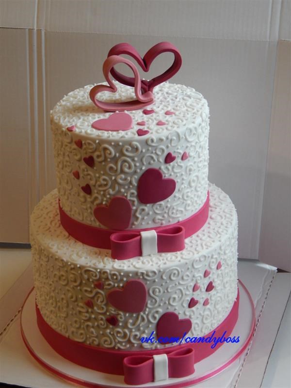 Свадебный торт цвета фуксии
